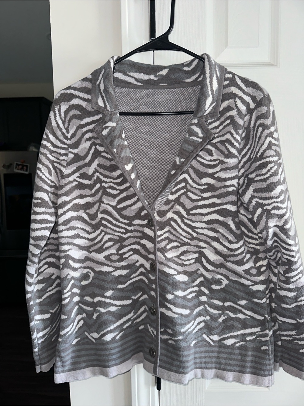 Isaac Mizrahi Gray and White Zebra-Pattern Cardigan - tag missing